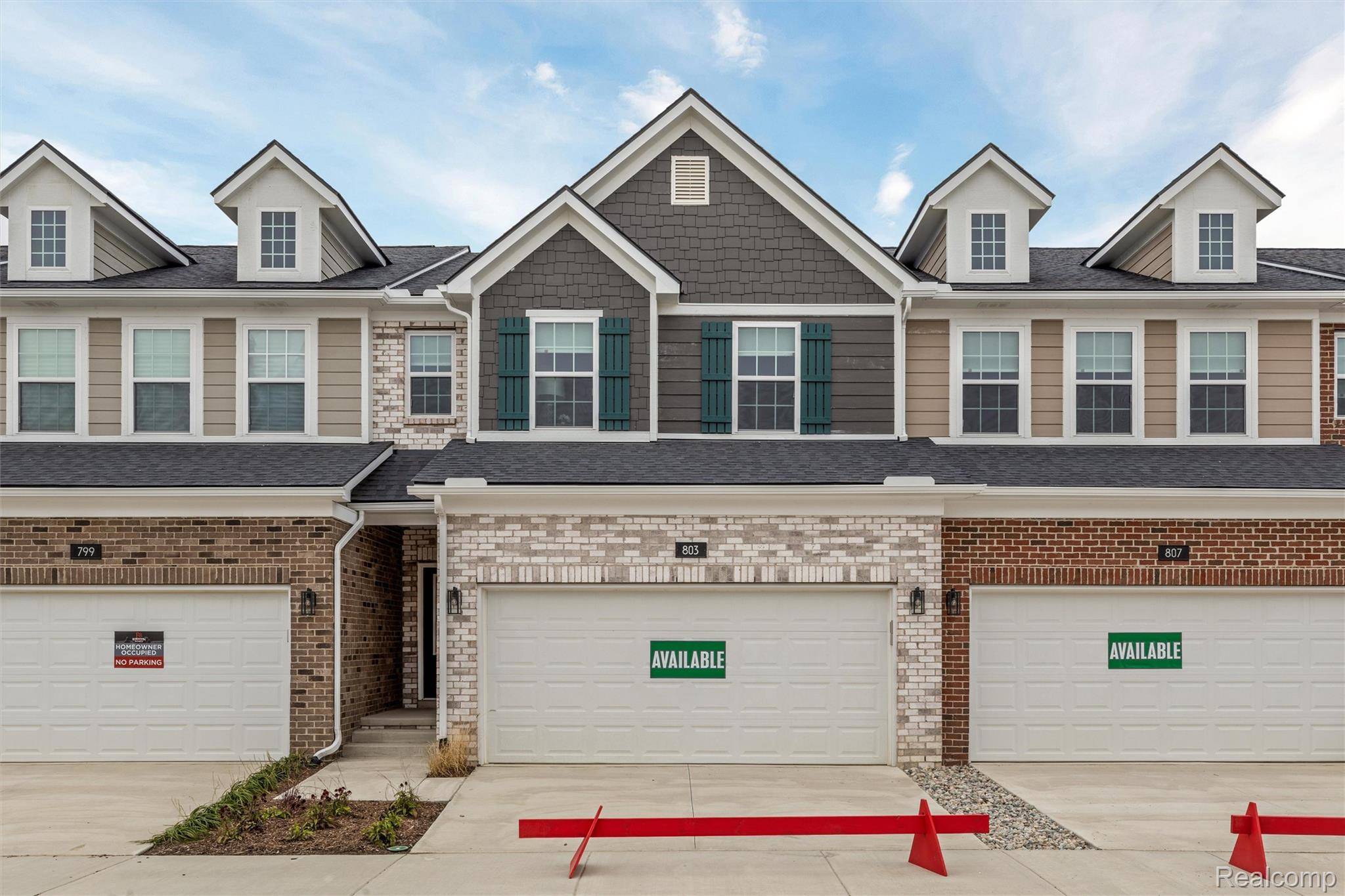 803 Balmoral Ln, Troy, MI 48085