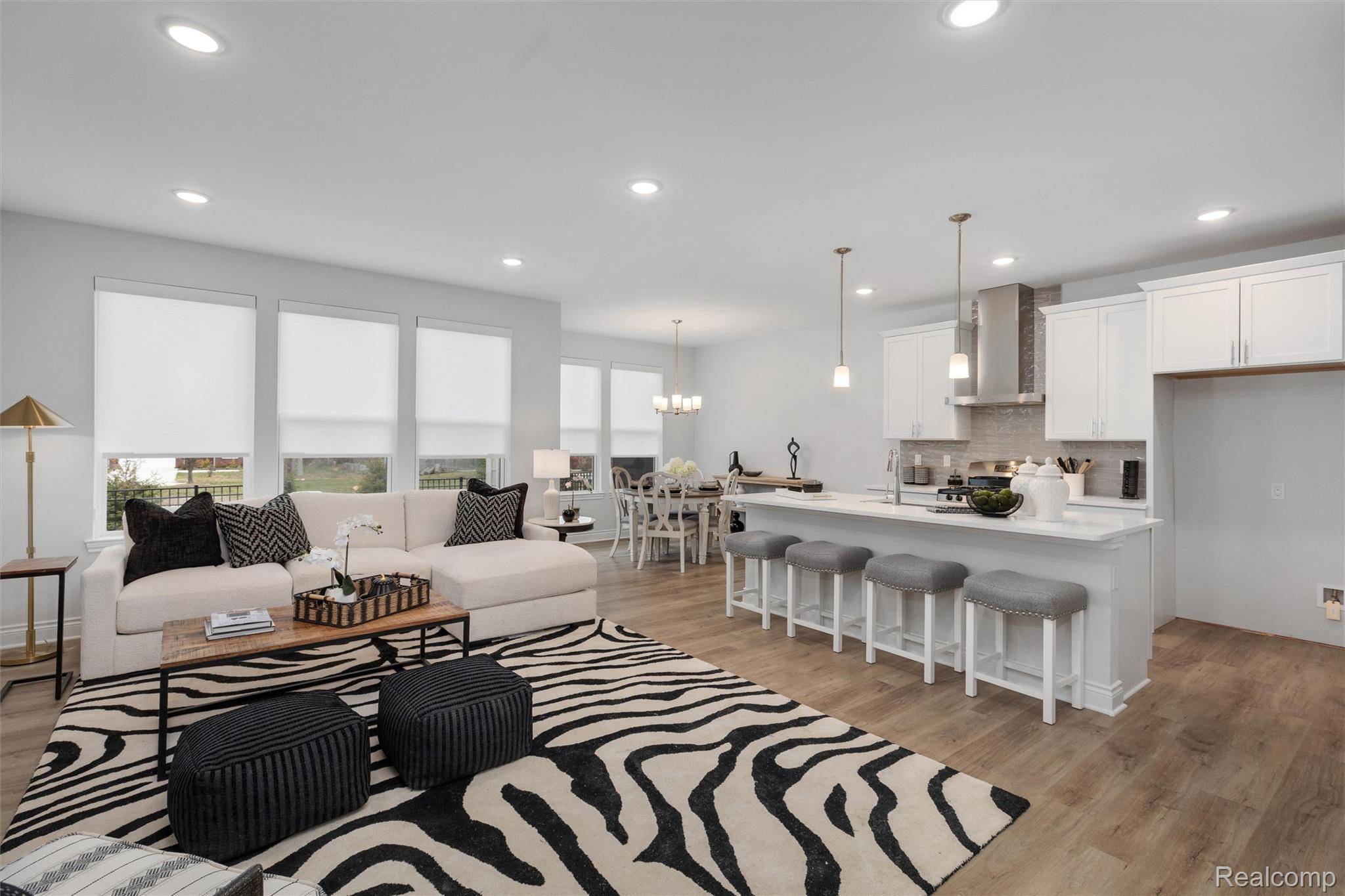 803 Balmoral Ln, Troy, MI 48085