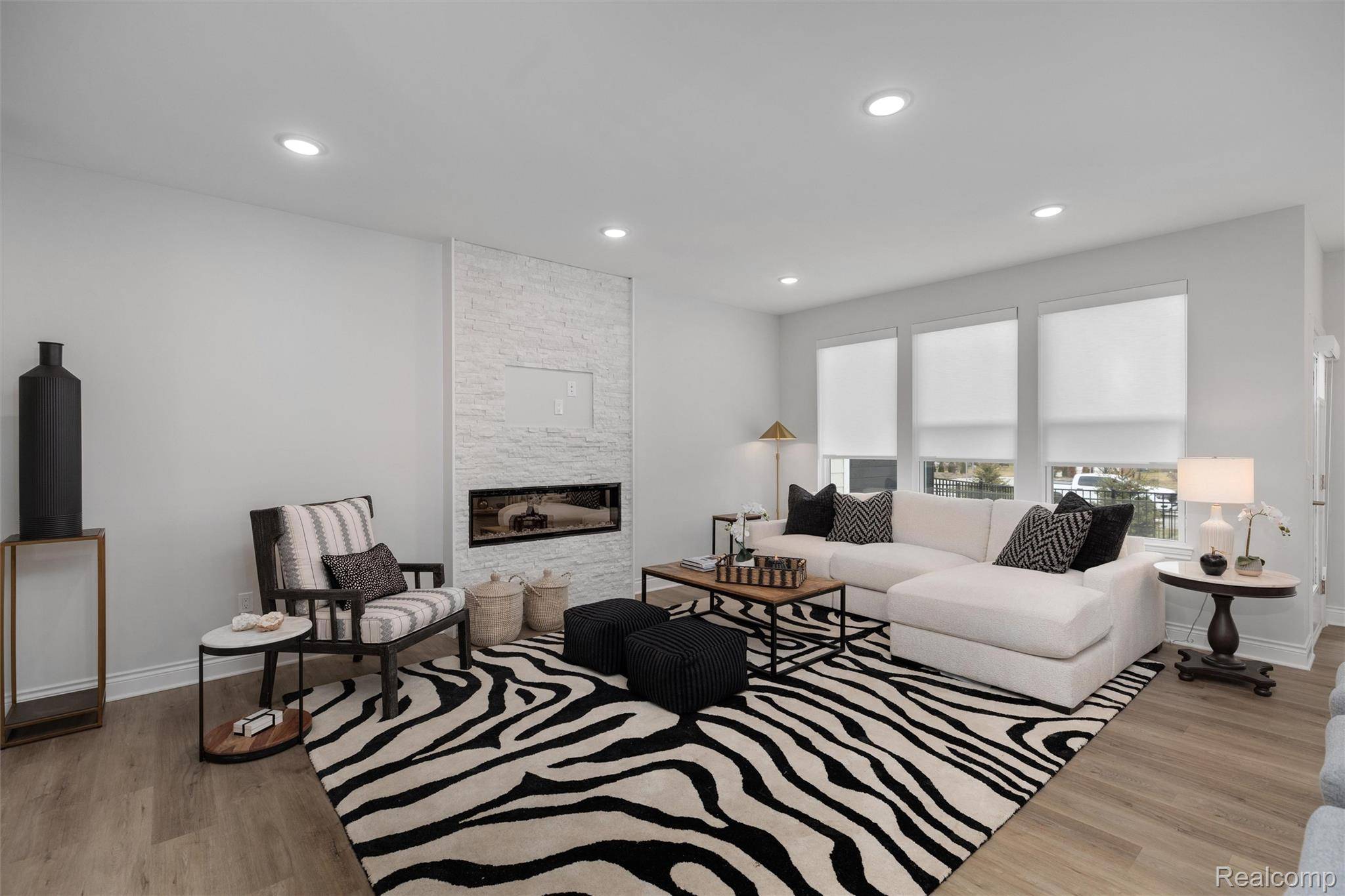 803 Balmoral Ln, Troy, MI 48085