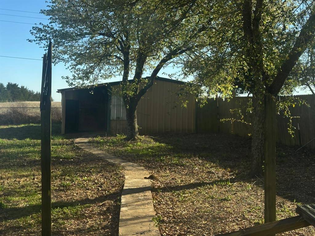 115 Elizabeth Lane, Blossom, TX 75416