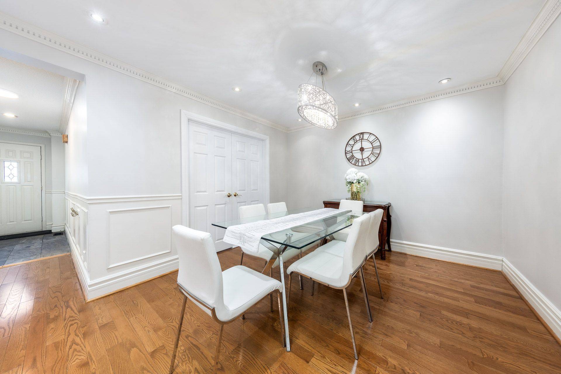 36 Banff RD, Toronto C10, ON M4S 2V5