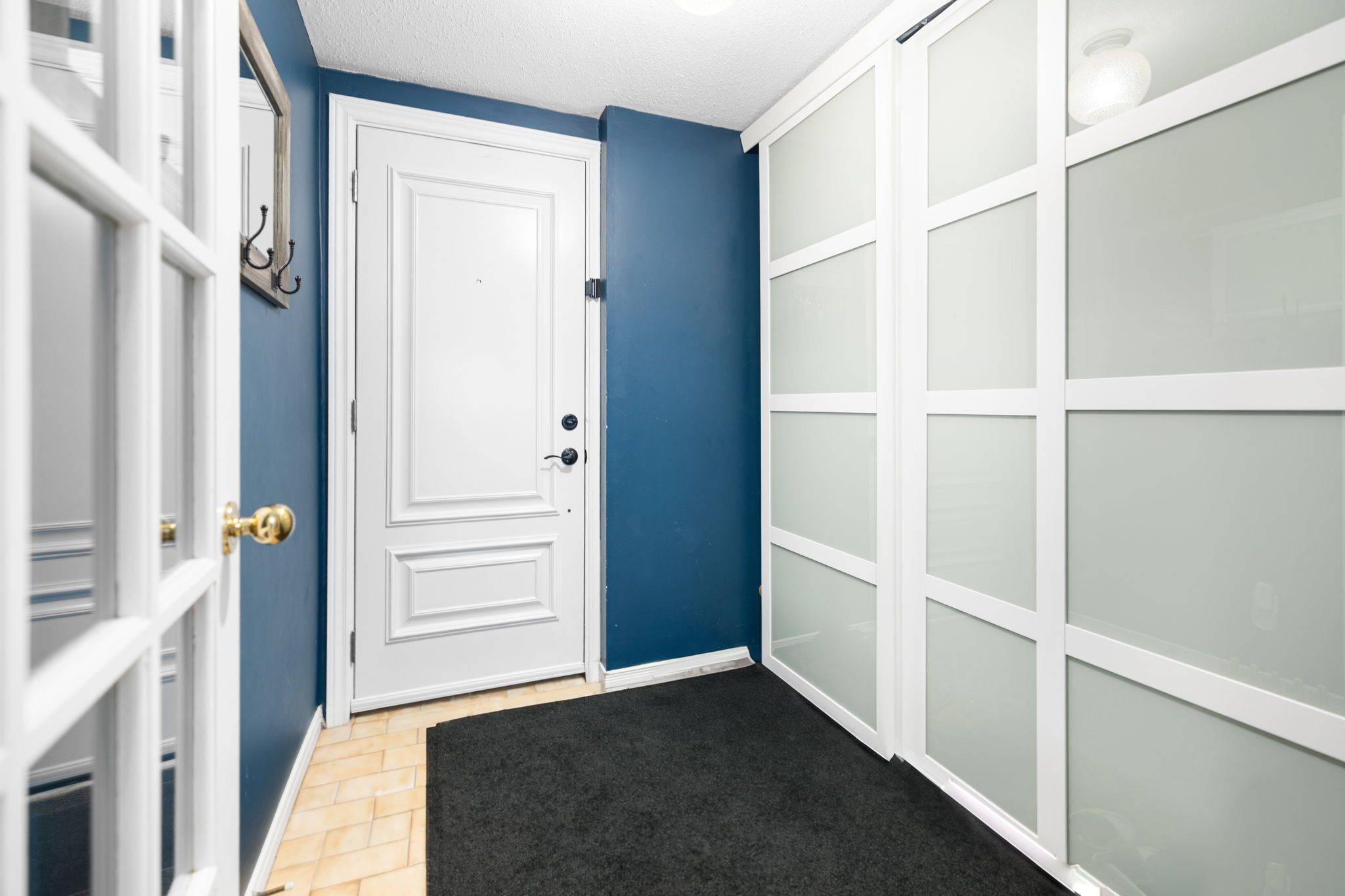 4 Hackett ST, Hunt Club - Windsor Park Village And Area, ON K1V 0P8