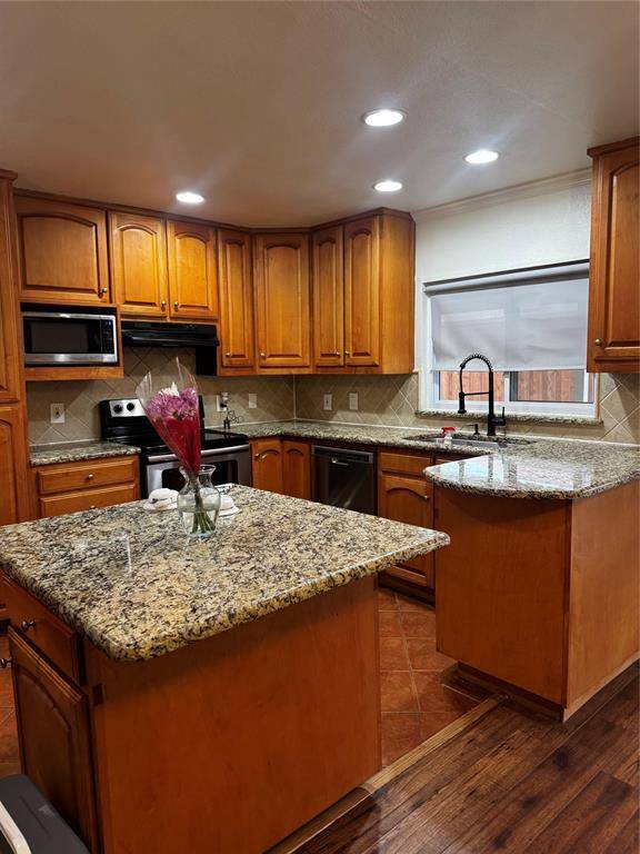 2132 Wheaton Drive, Richardson, TX 75081