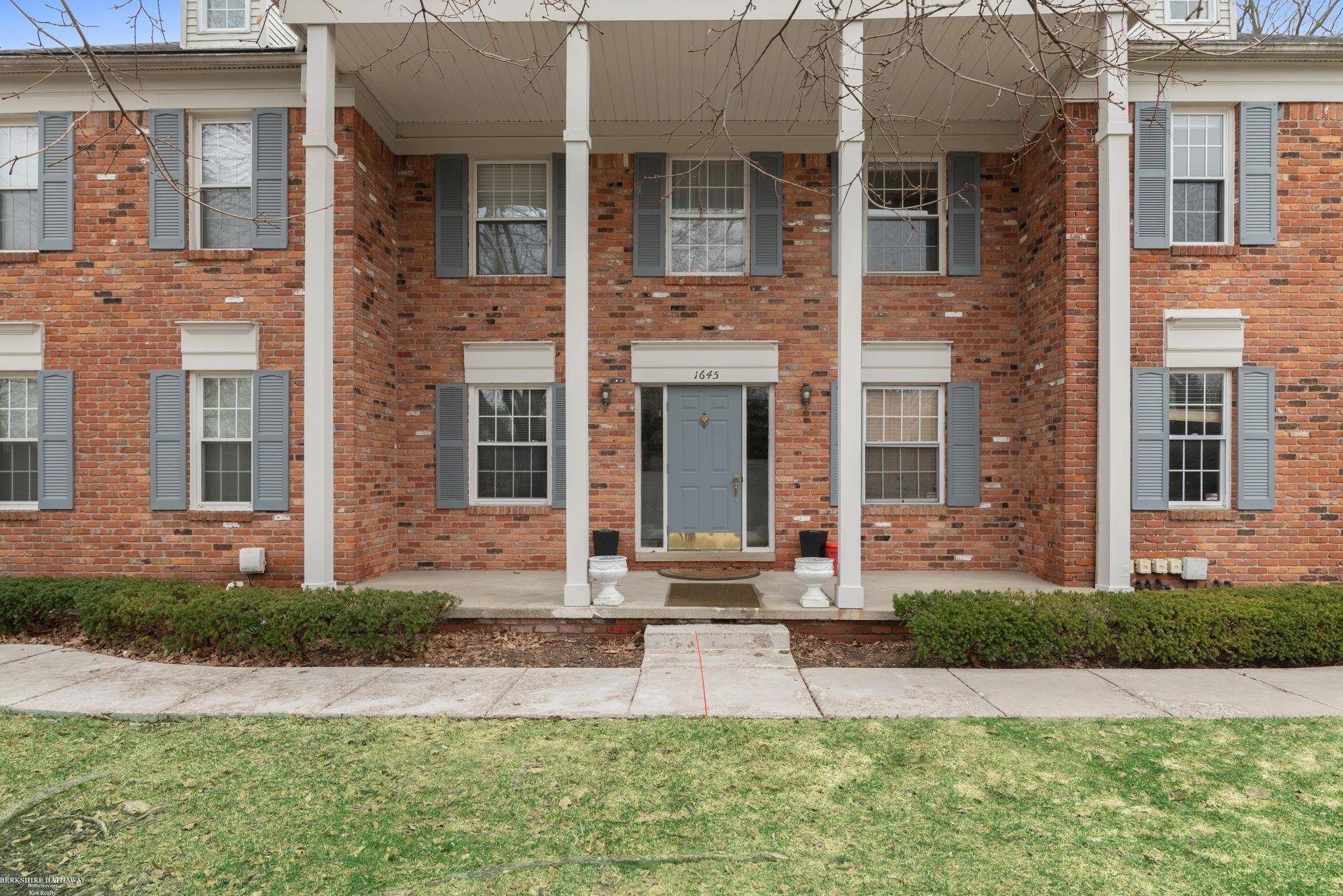 1645 Huntington PARK, Rochester Hills, MI 48309