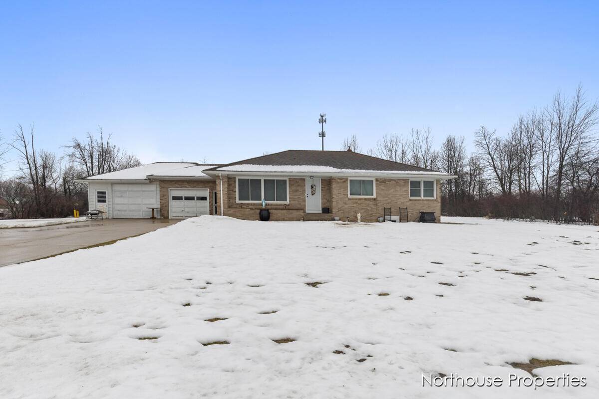 3898-3900 68th ST SE, Gaines Twp, MI 49316