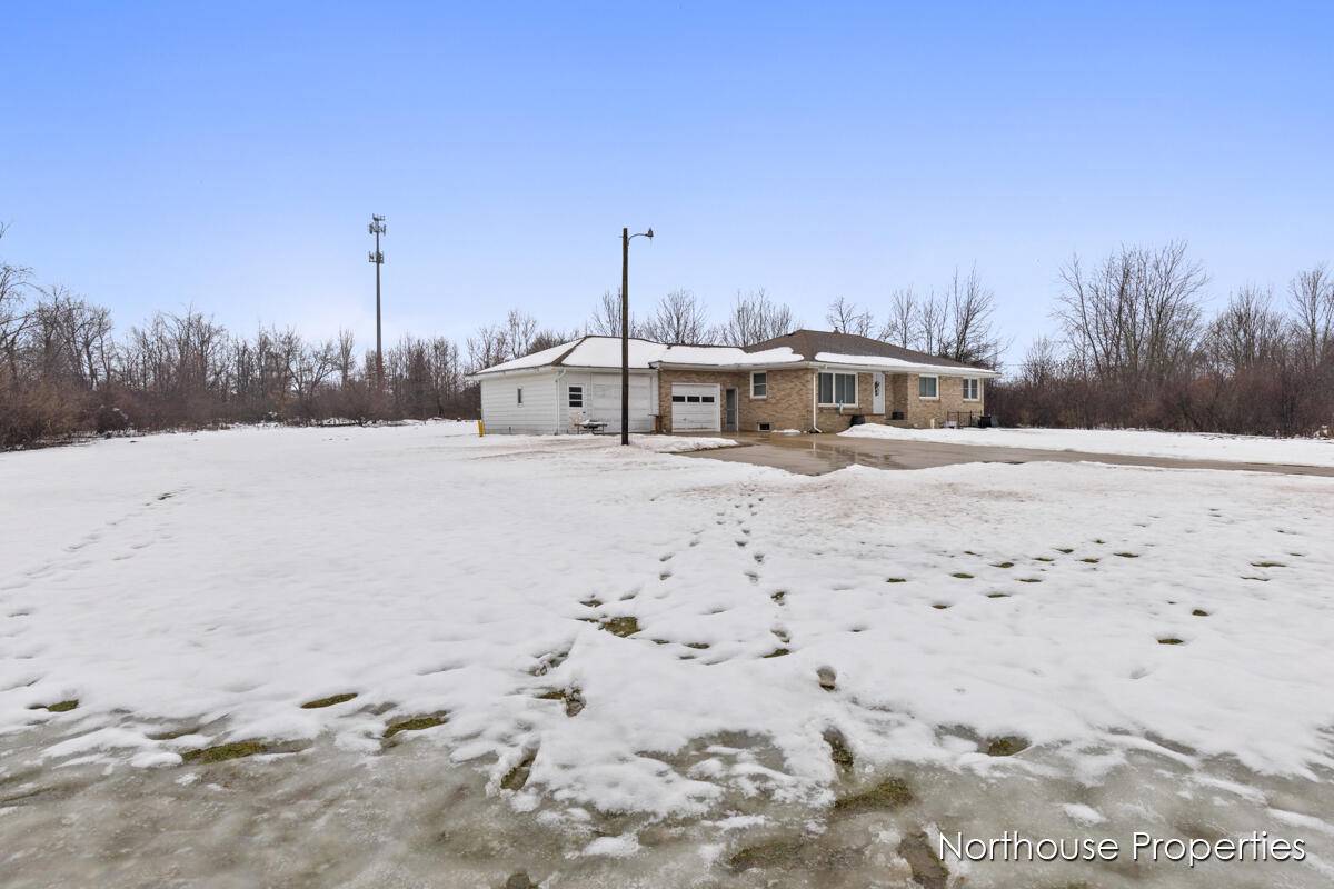 3898-3900 68th ST SE, Gaines Twp, MI 49316