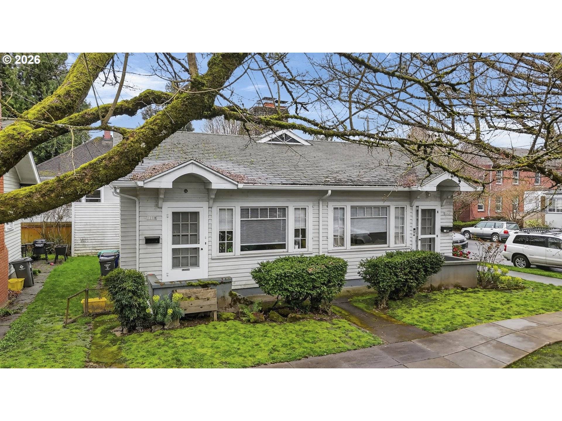 2202 NE EVERETT ST, Portland, OR 97232