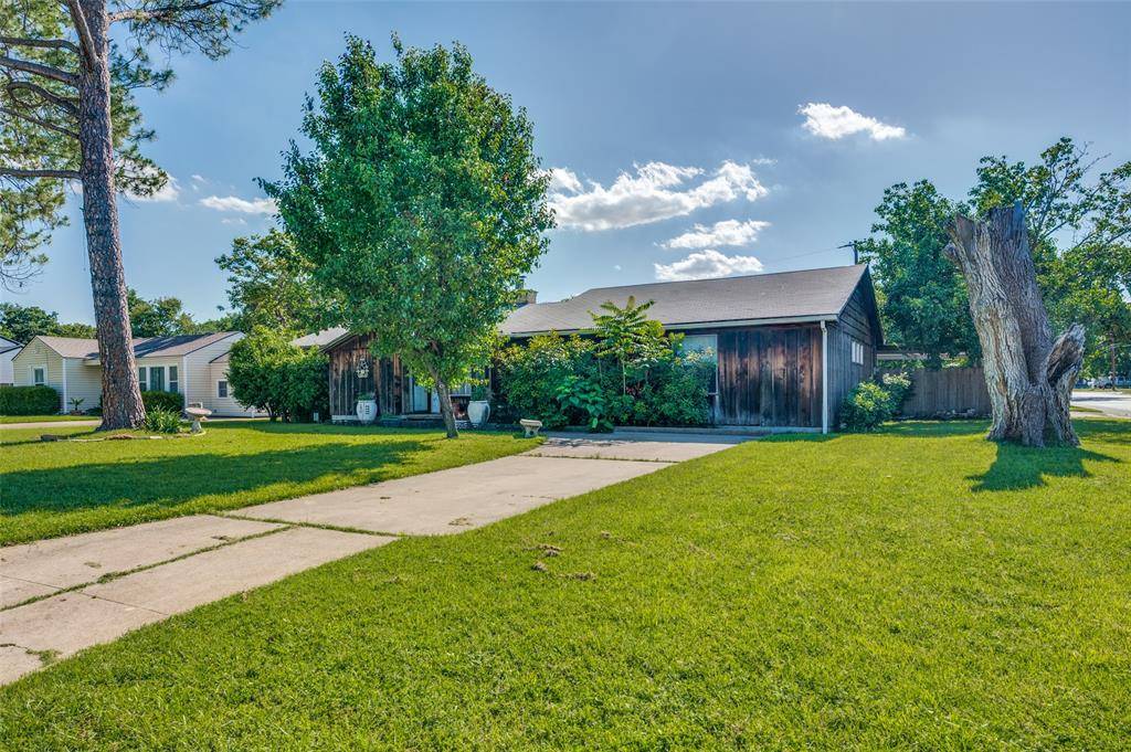 1033 Lydick Lane, River Oaks, TX 76114