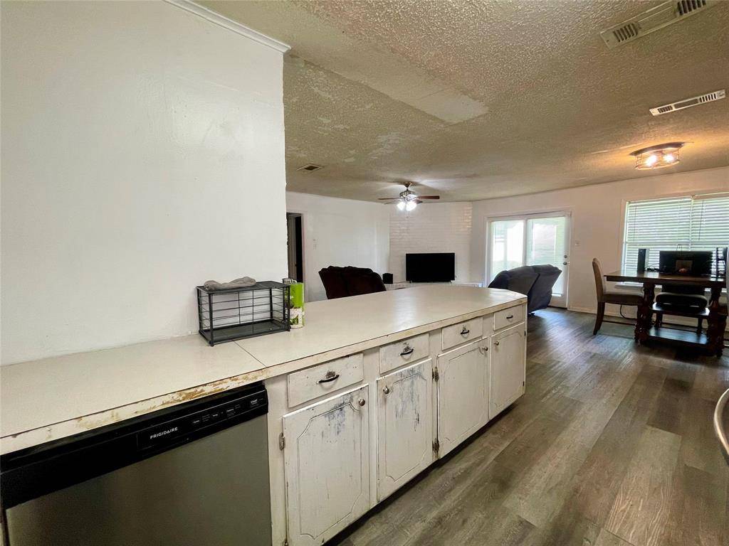 8541 Meadow Parkway Drive, Shreveport, LA 71108