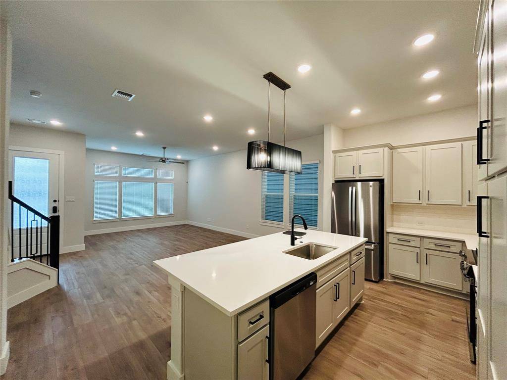 564 Mission Trail #B4, Arlington, TX 76010