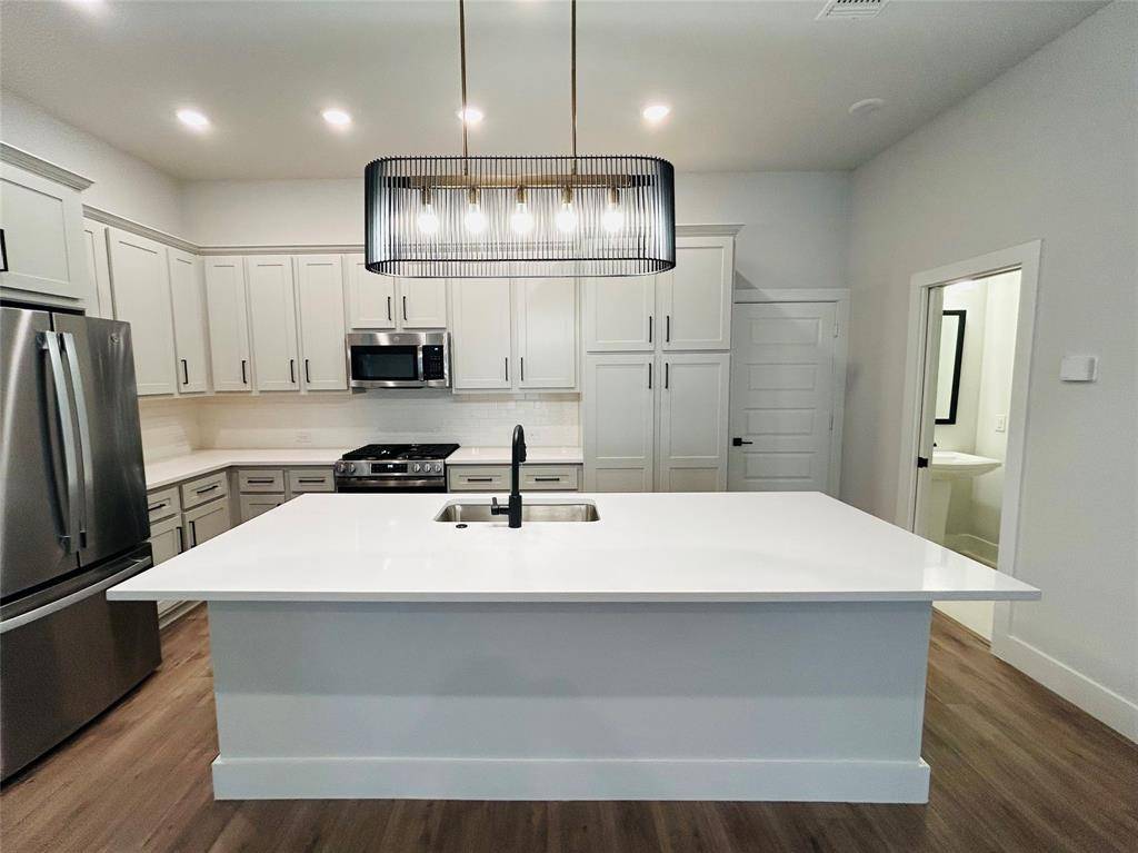 564 Mission Trail #B4, Arlington, TX 76010