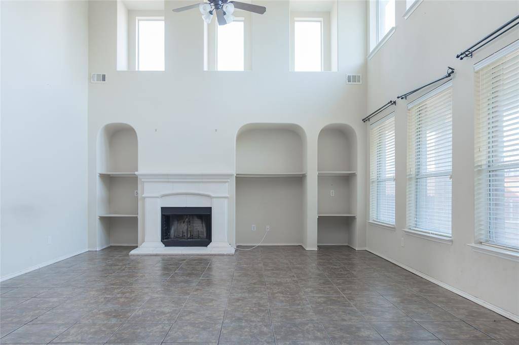 662 OAK CREEK Drive, Cedar Hill, TX 75104