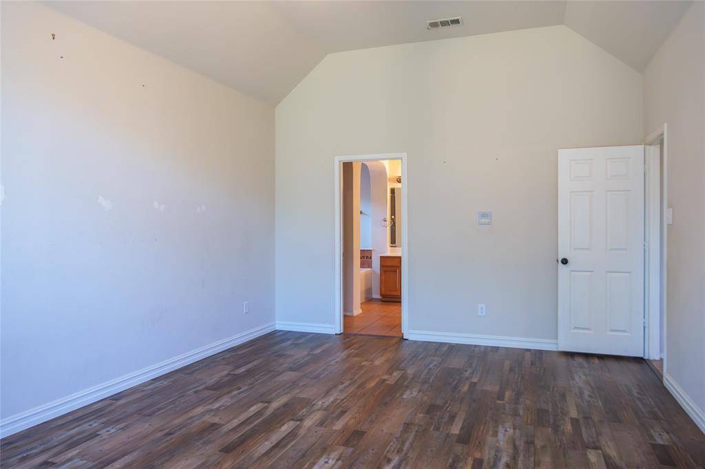 662 OAK CREEK Drive, Cedar Hill, TX 75104