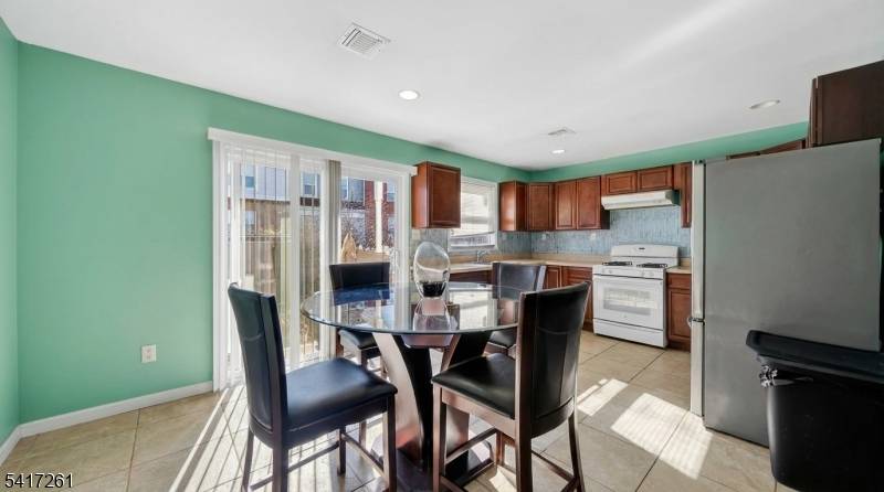 532 Hartford St, Perth Amboy City, NJ 08861