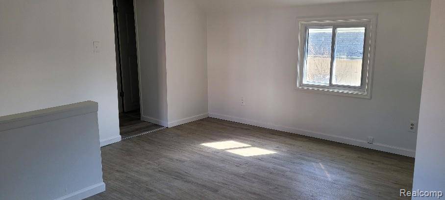 2802 Fenton RD, Flint, MI 48507