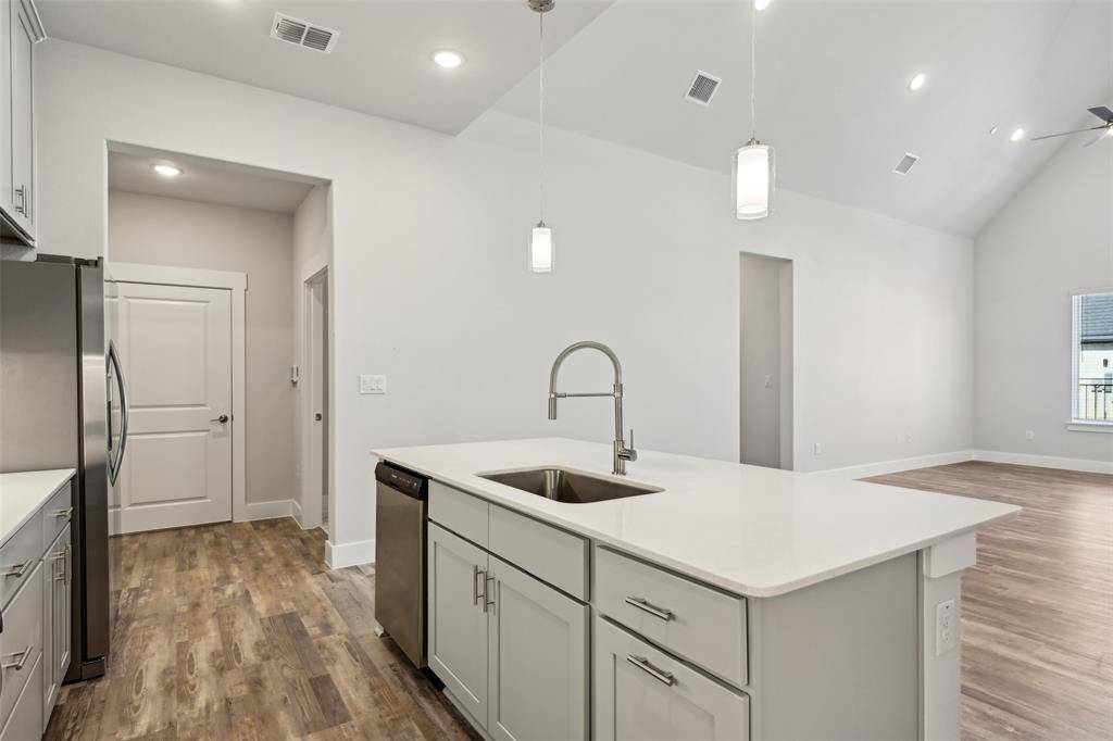 3155 Winter Rose Way #RR # 8, Arlington, TX 76005