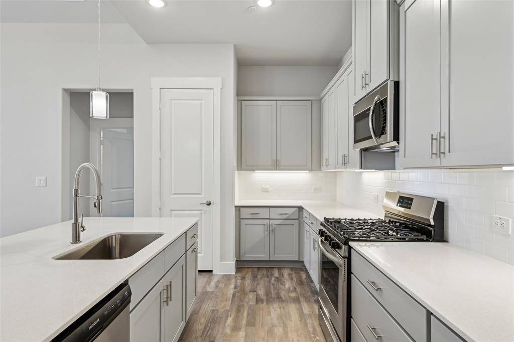 3155 Winter Rose Way #RR # 8, Arlington, TX 76005