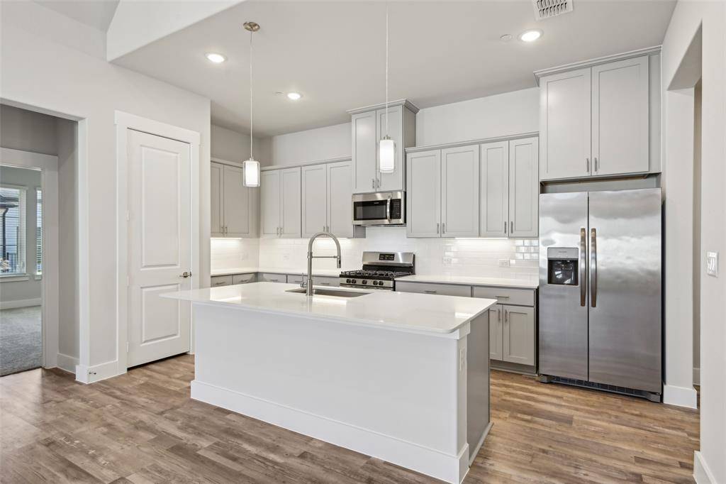 3155 Winter Rose Way #RR # 8, Arlington, TX 76005