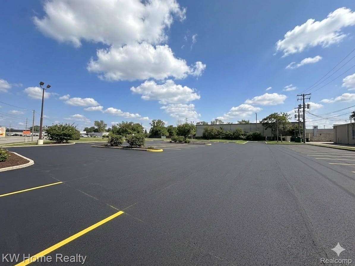 20800 Groesbeck HWY, Warren, MI 48089