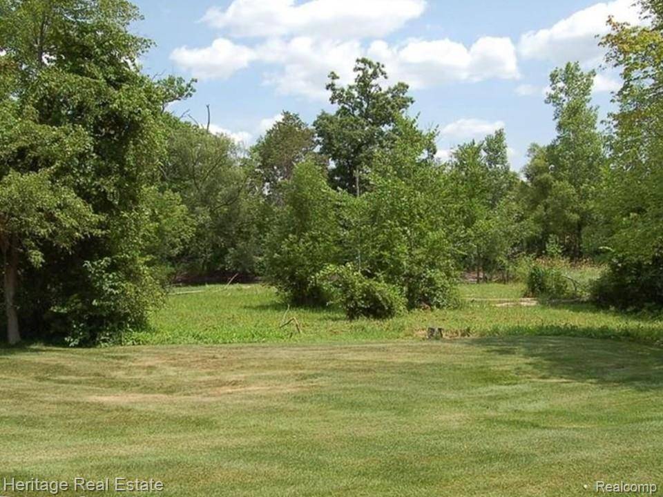 5299 Highland RD #202, Waterford Charter Township, MI 48327