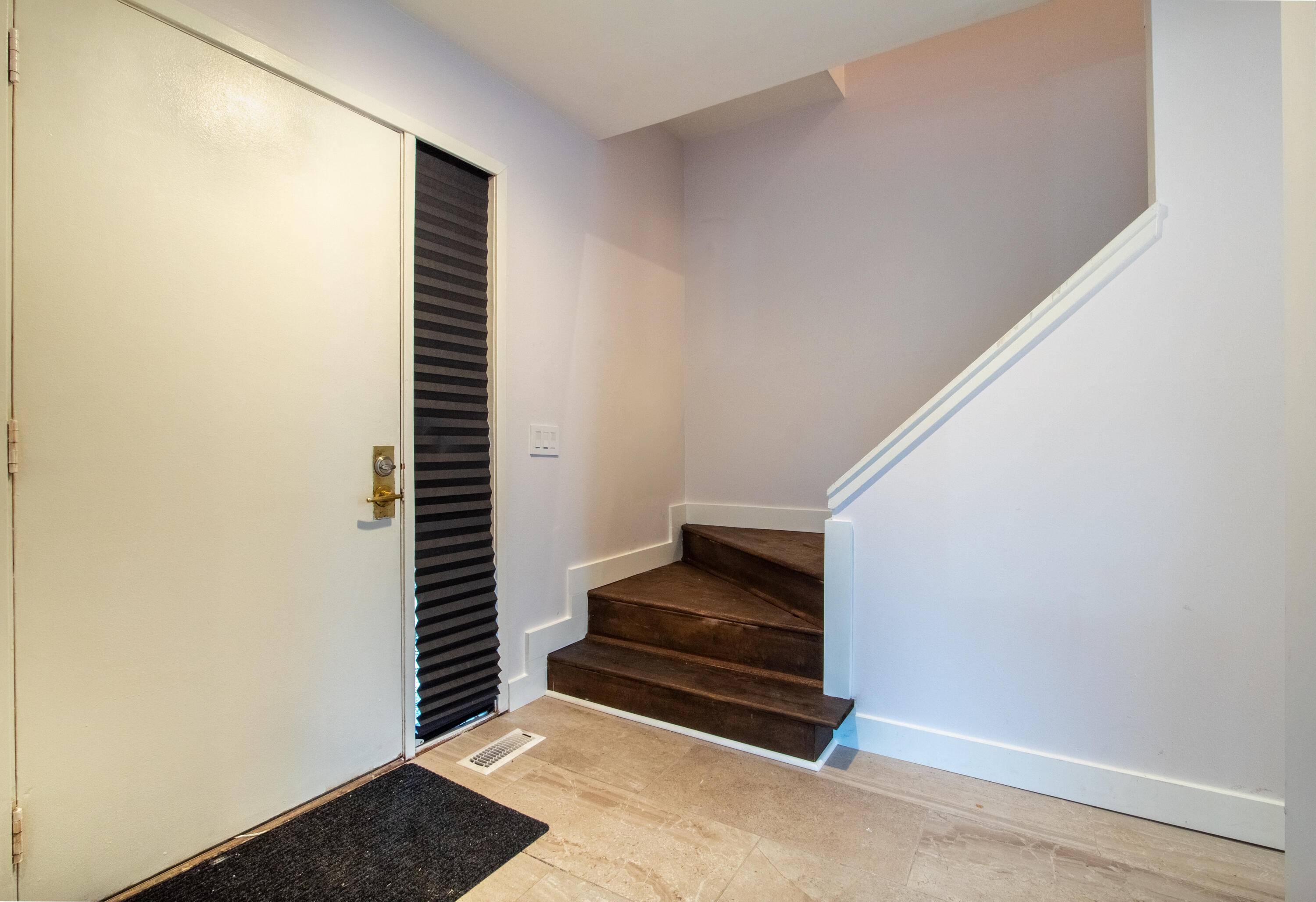 209 Paisley CT, Kalamazoo Twp, MI 49007