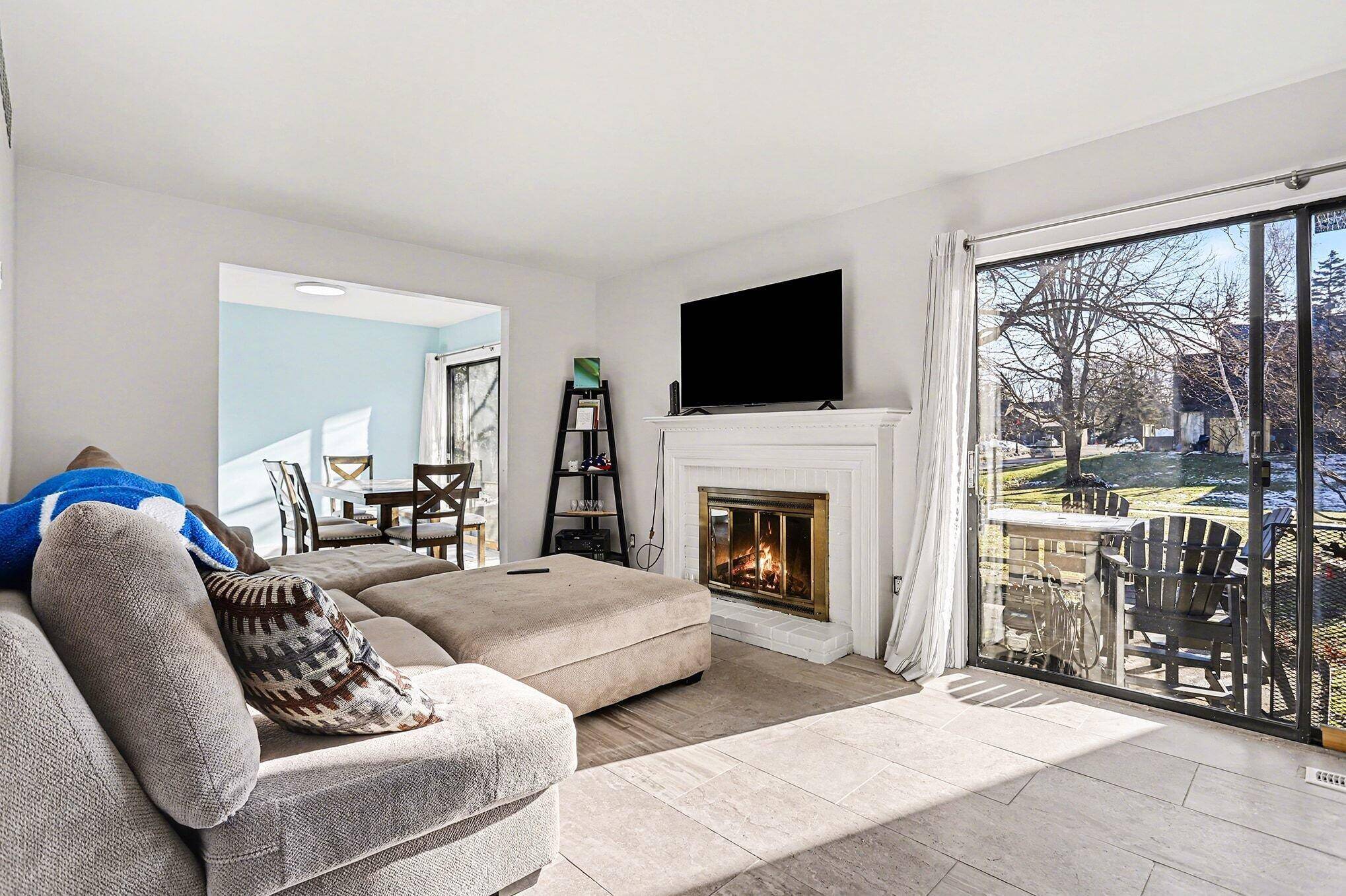 209 Paisley CT, Kalamazoo Twp, MI 49007