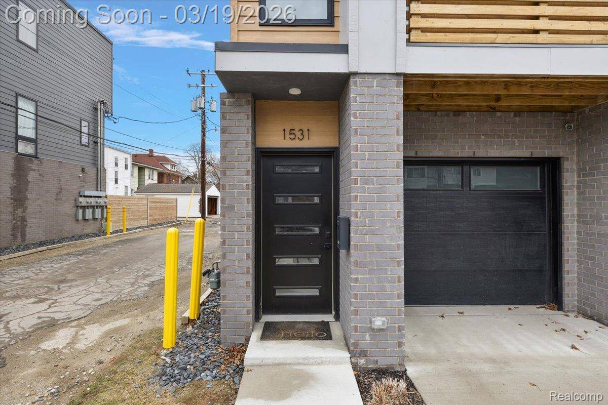 1531 Pallister ST, Detroit, MI 48206