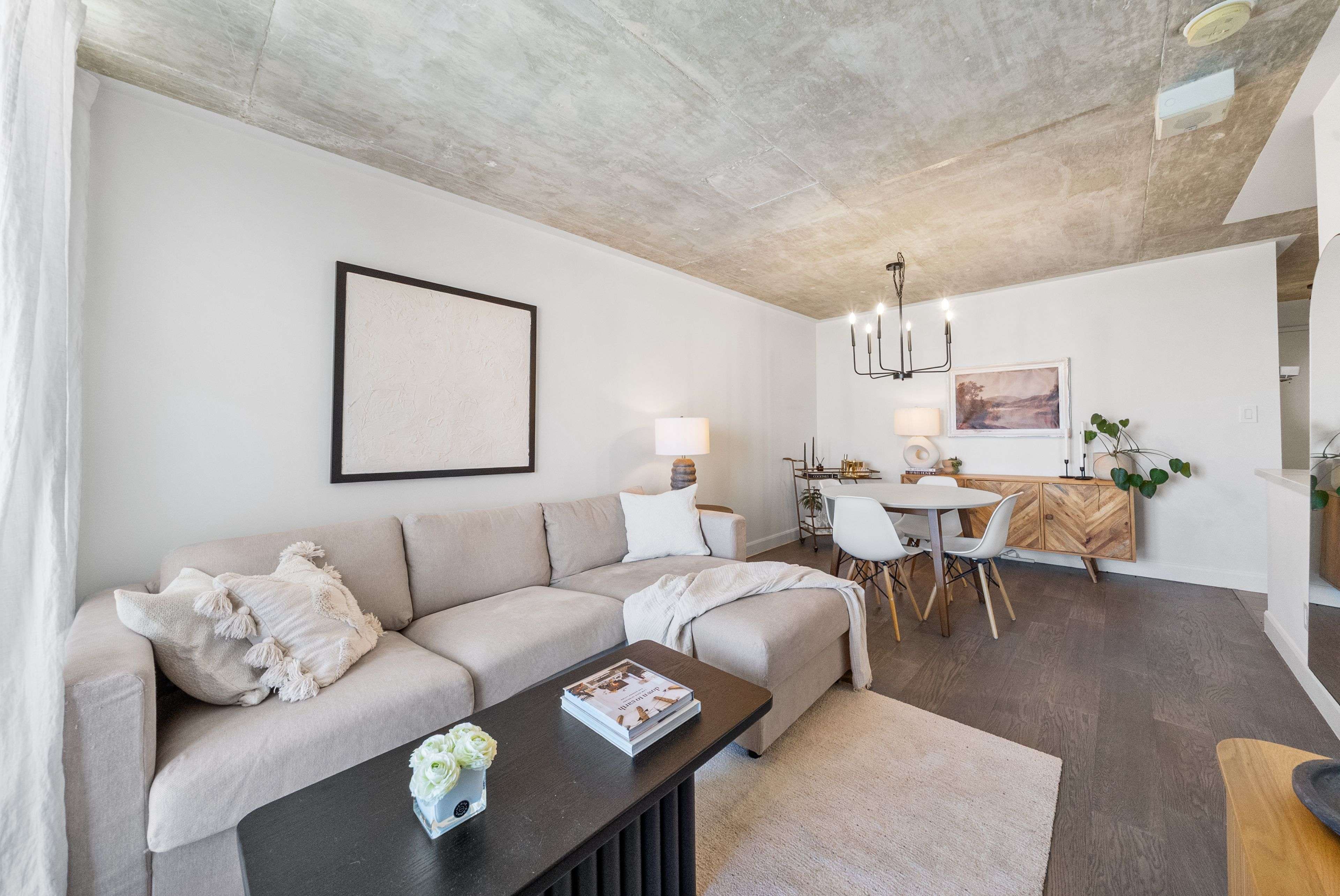 1369 Bloor ST W #1402, Toronto C01, ON M6P 4J4