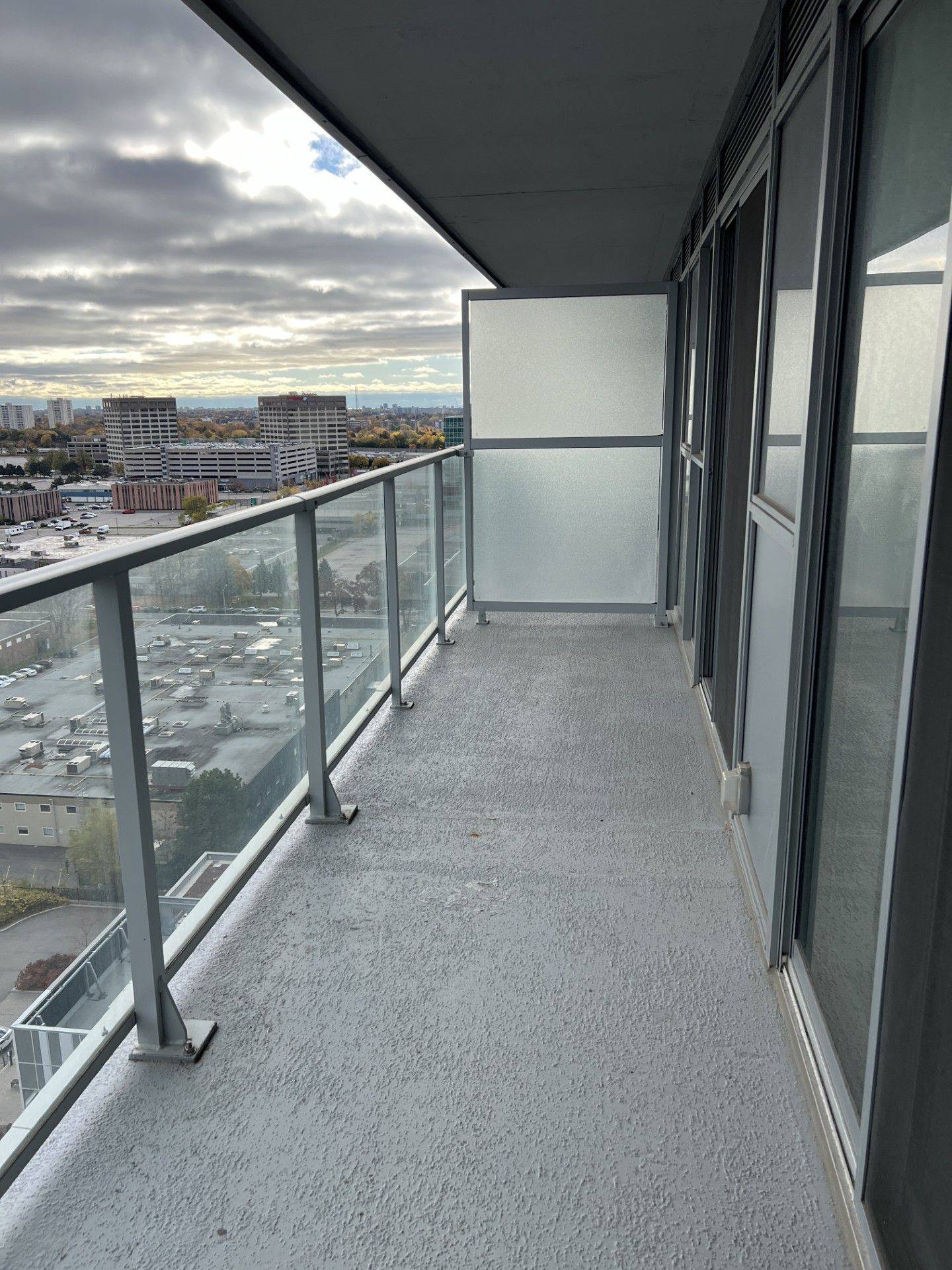 275 Yorkland RD #1707, Toronto C15, ON M2J 0B4