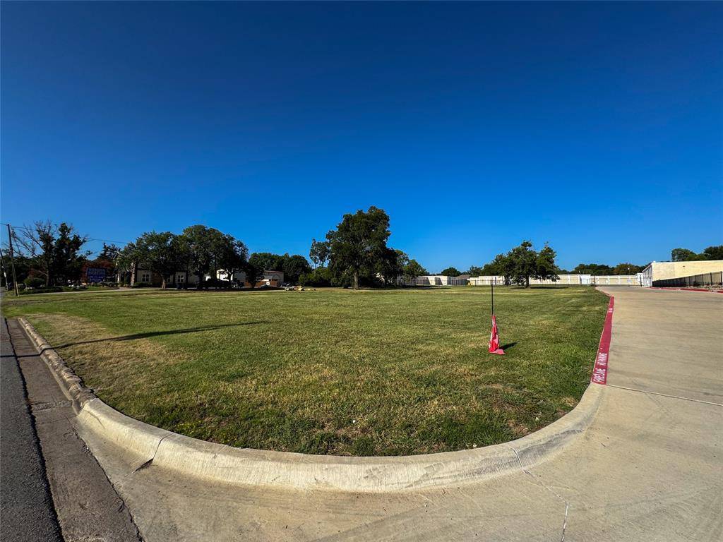 2412 Travis Street, Sherman, TX 75092