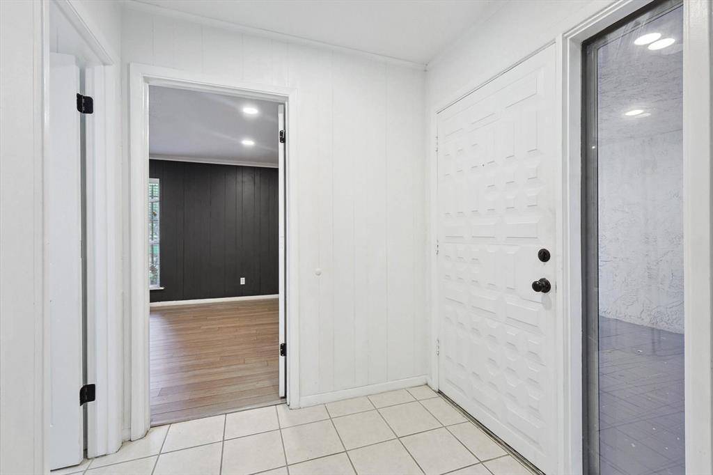 9801 Smokefeather Lane, Dallas, TX 75243