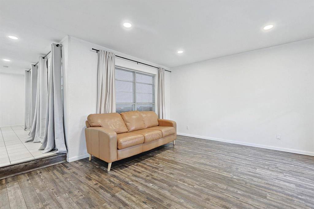 9801 Smokefeather Lane, Dallas, TX 75243