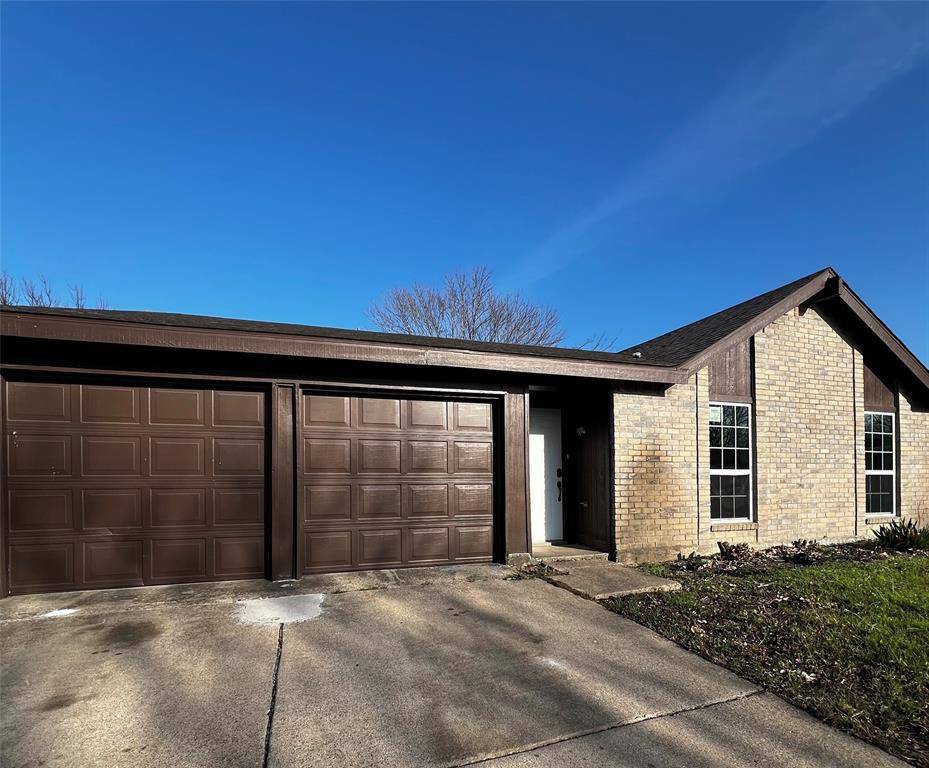 2505 Clearwood Drive, Arlington, TX 76014