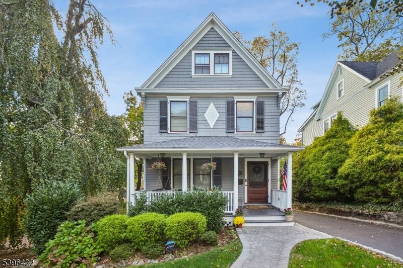 84 Cedar St, Millburn Twp., NJ 07041