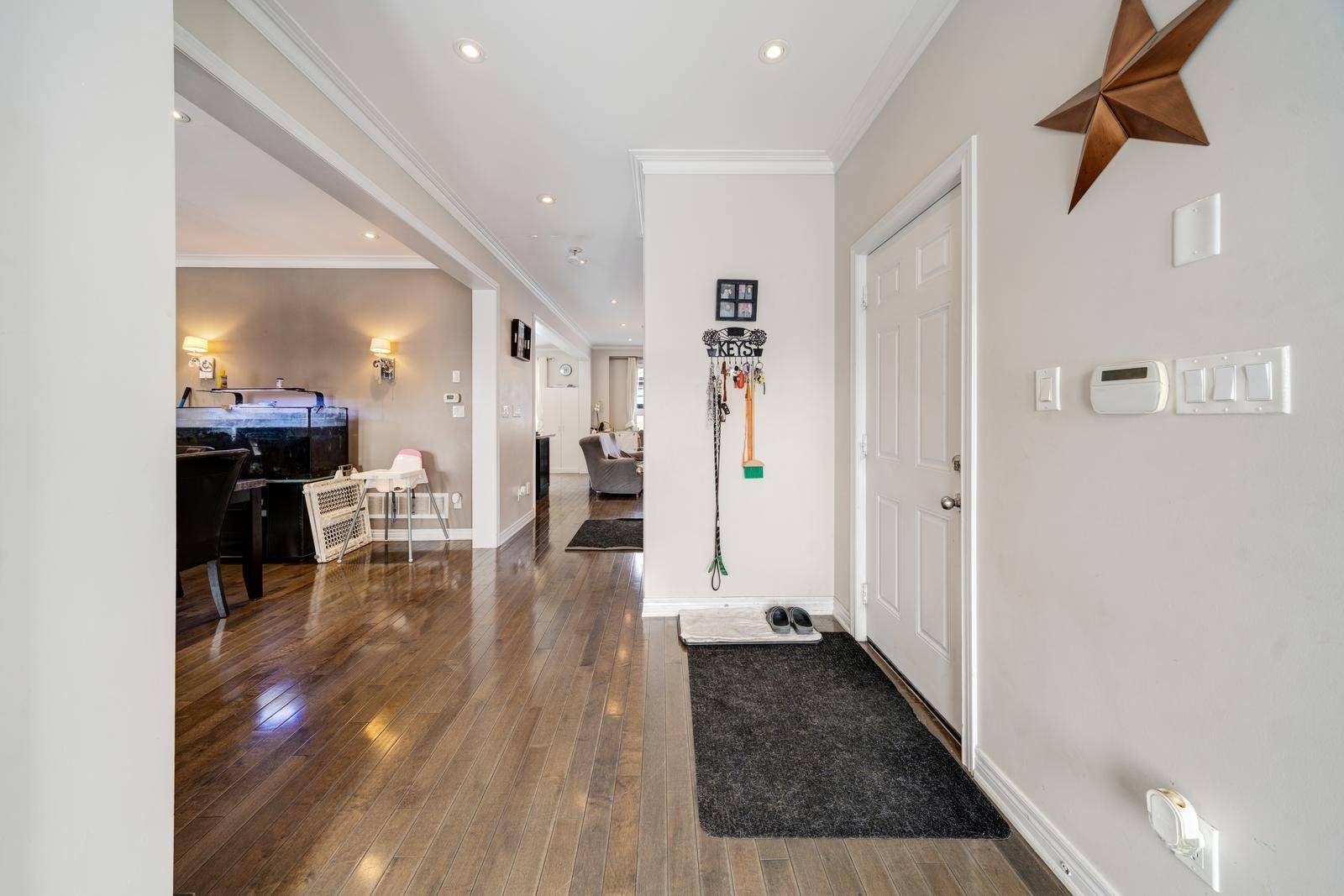 22 Northern Dancer DR, Oshawa, ON L1L 0A9