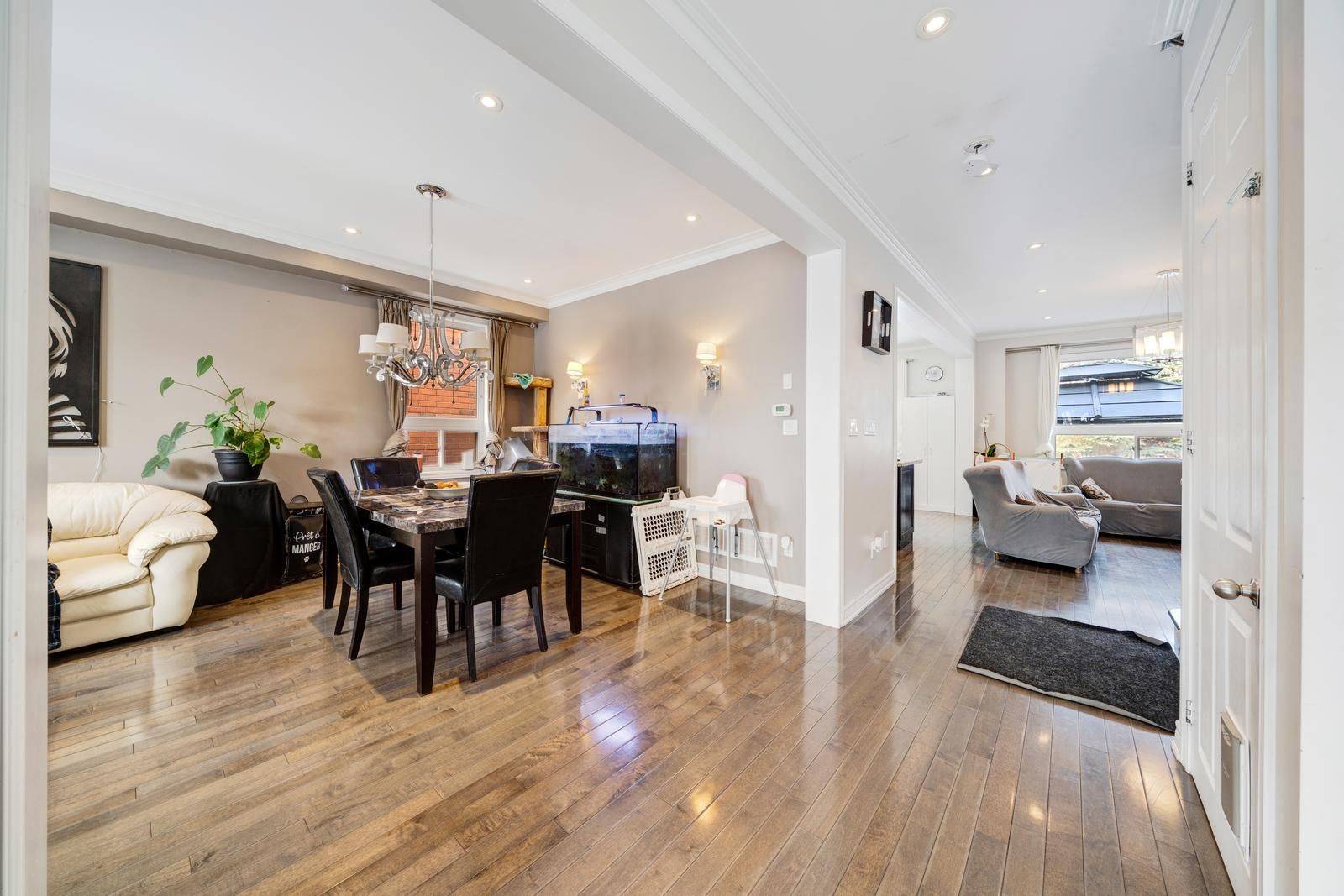 22 Northern Dancer DR, Oshawa, ON L1L 0A9