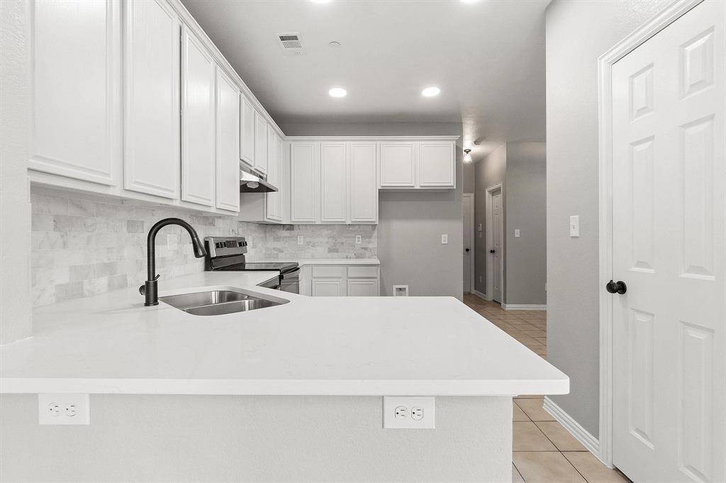 7128 Wolfemont Lane, Plano, TX 75025