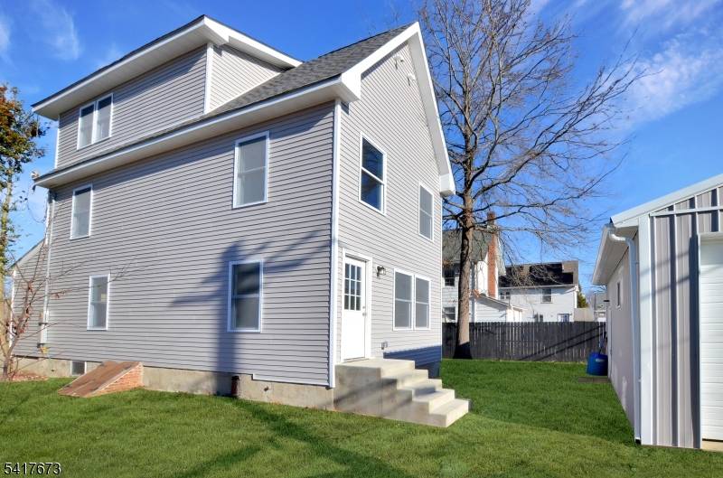 24 John St, Helmetta Boro, NJ 08828