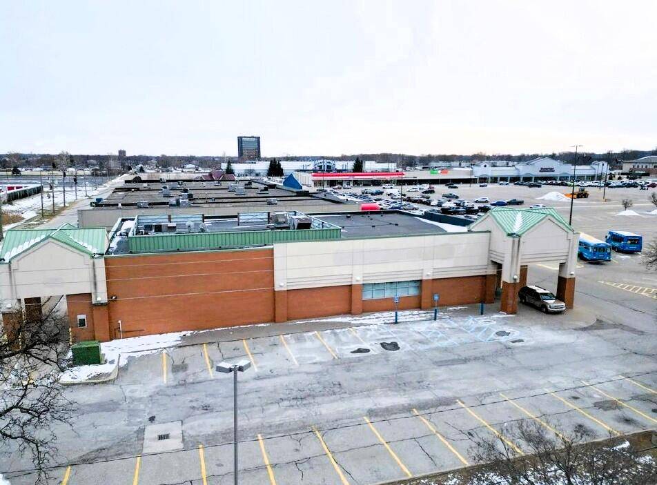 13545 Eureka RD, Southgate, MI 48195