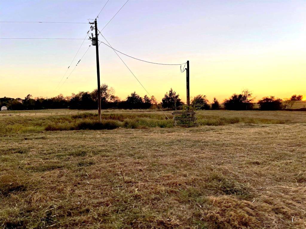 8573 Loop Road, Bellville, TX 77418