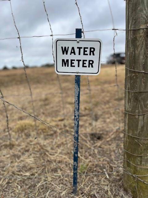 8573 Loop Road, Bellville, TX 77418