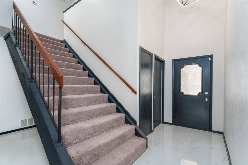 3709 Ravenhill Lane, Arlington, TX 76016