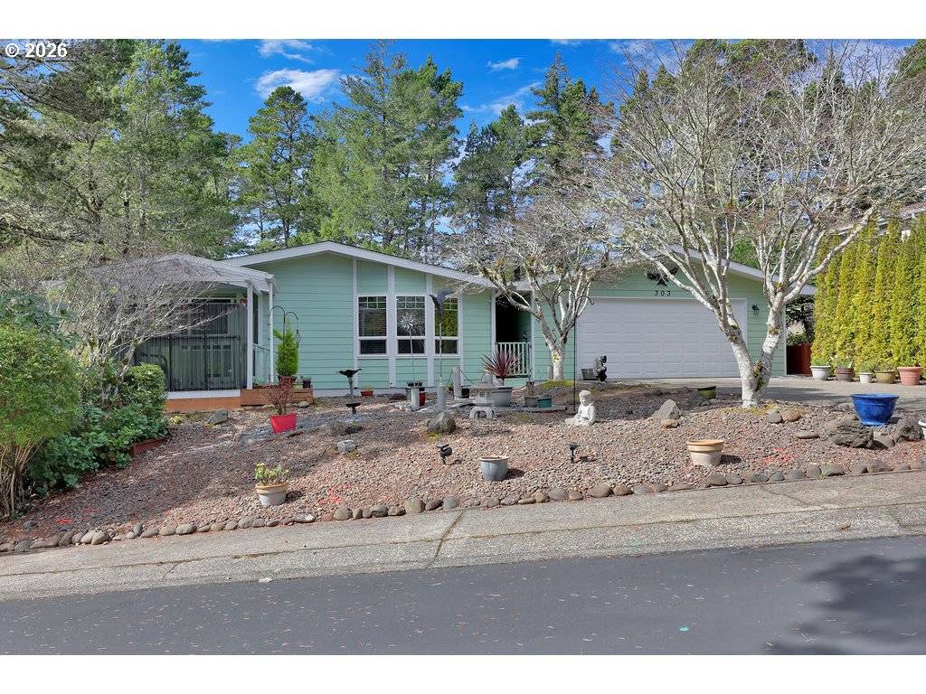 303 MANZANITA DR, Florence, OR 97439