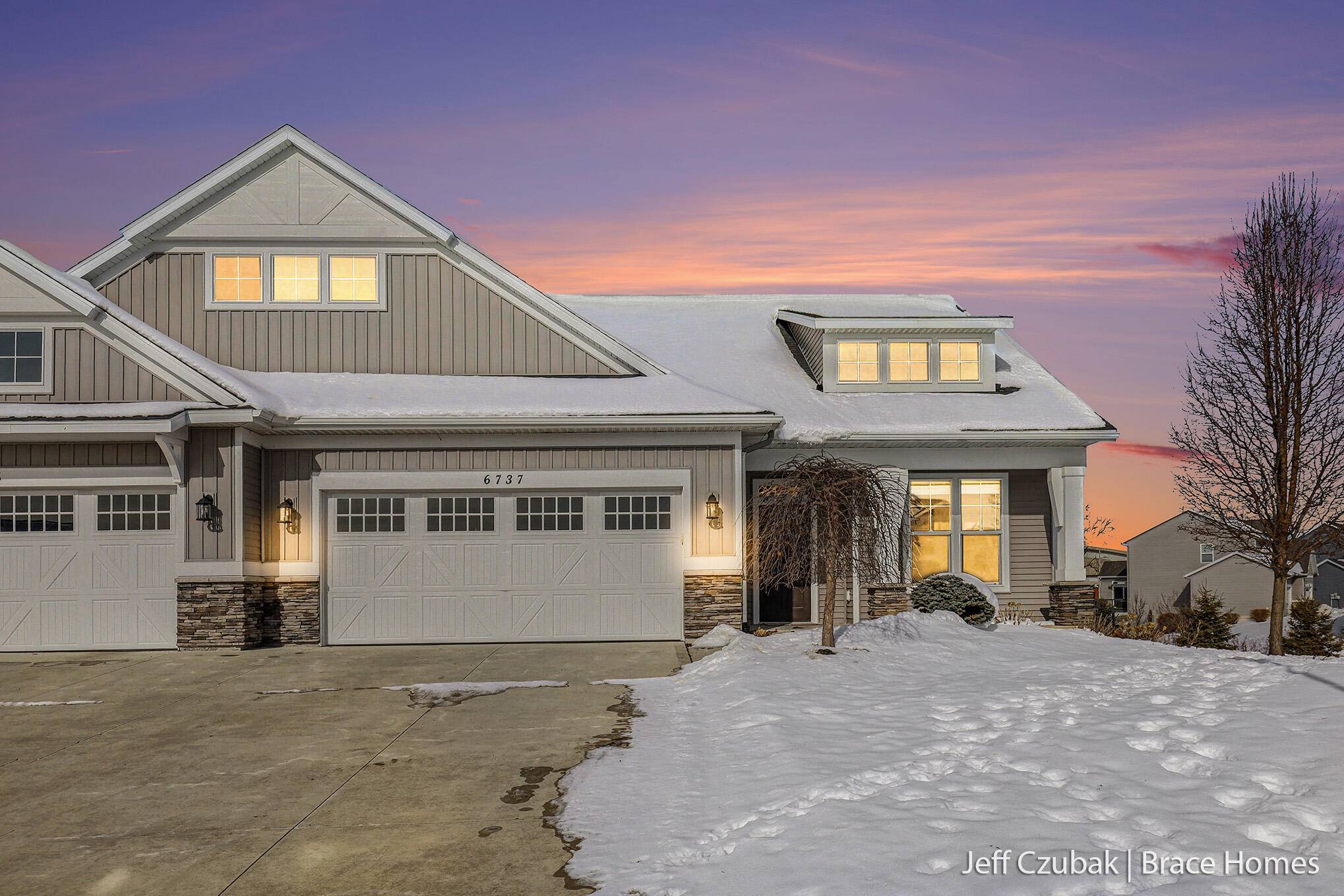 6737 Windsor Ridge CT NE #8, Plainfield Twp, MI 49341