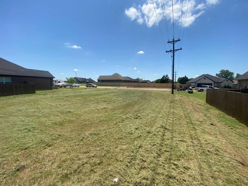 108 Post Oak Lane, Callisburg, TX 76240
