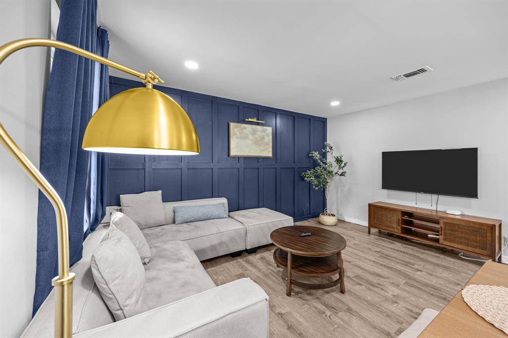 2227 Greenbrier Drive, Irving, TX 75060