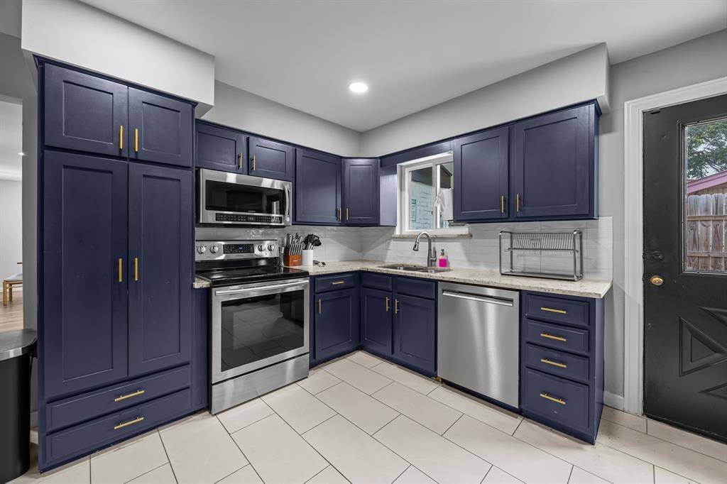 2227 Greenbrier Drive, Irving, TX 75060