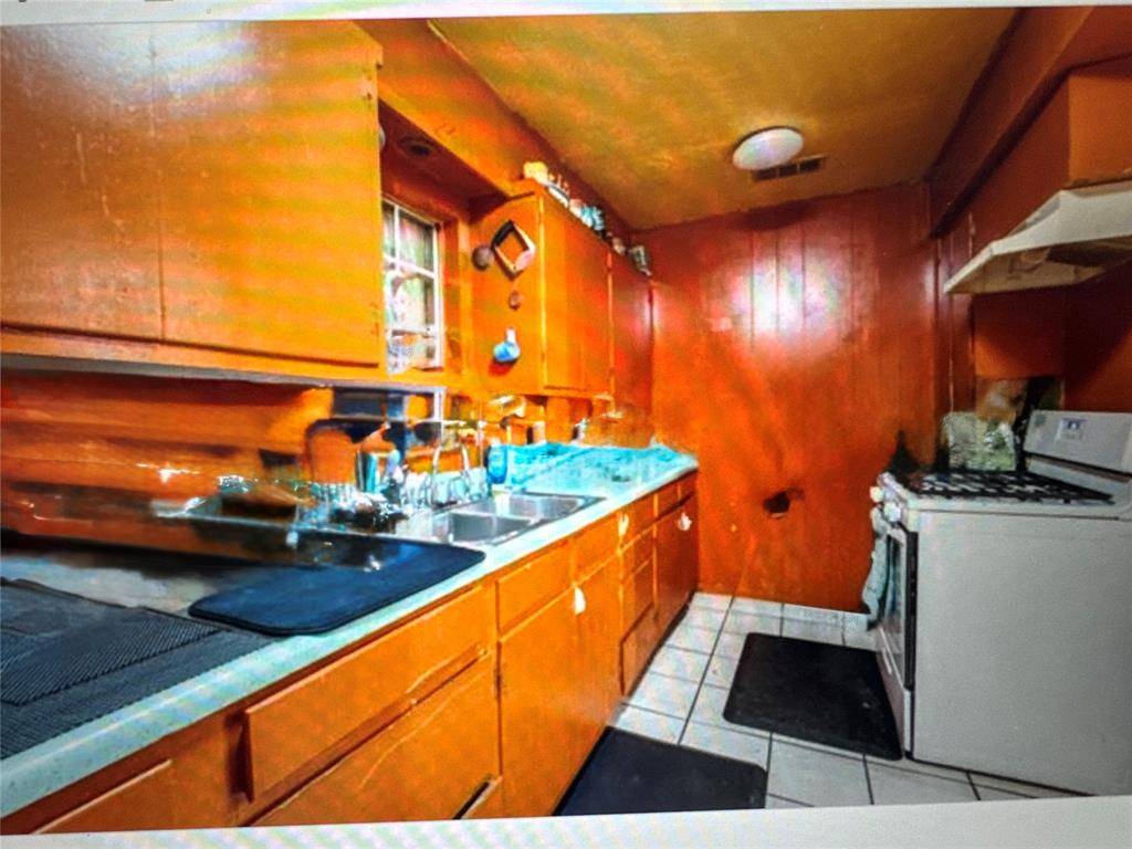 709 Edgeworth Drive, Dallas, TX 75217