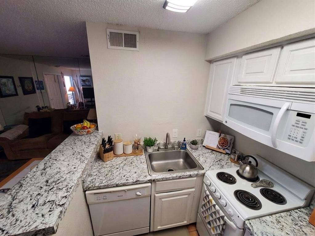 2311 Balsam Drive #H308, Arlington, TX 76006