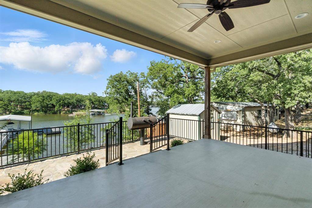 216 Private Road 1735, Chico, TX 76431